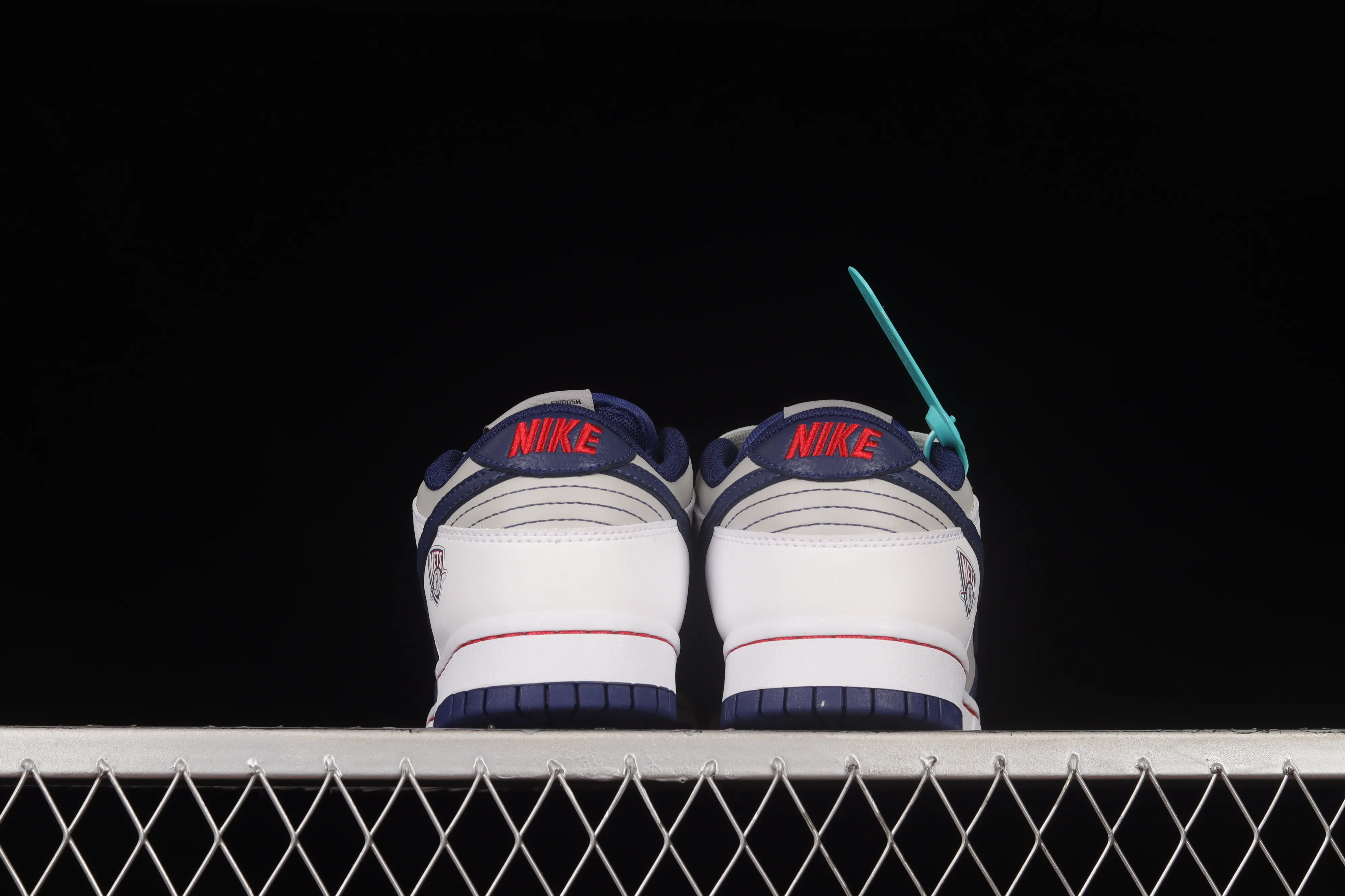 All categories Nk SB Dunk series Nk SB Dunk Low low-top sneakers F version special price Nk Dunk Low "Brooklyn Nets" NBA 75th anniversary Brooklyn Nets low-top sports and leisure sneakers DD3363-001